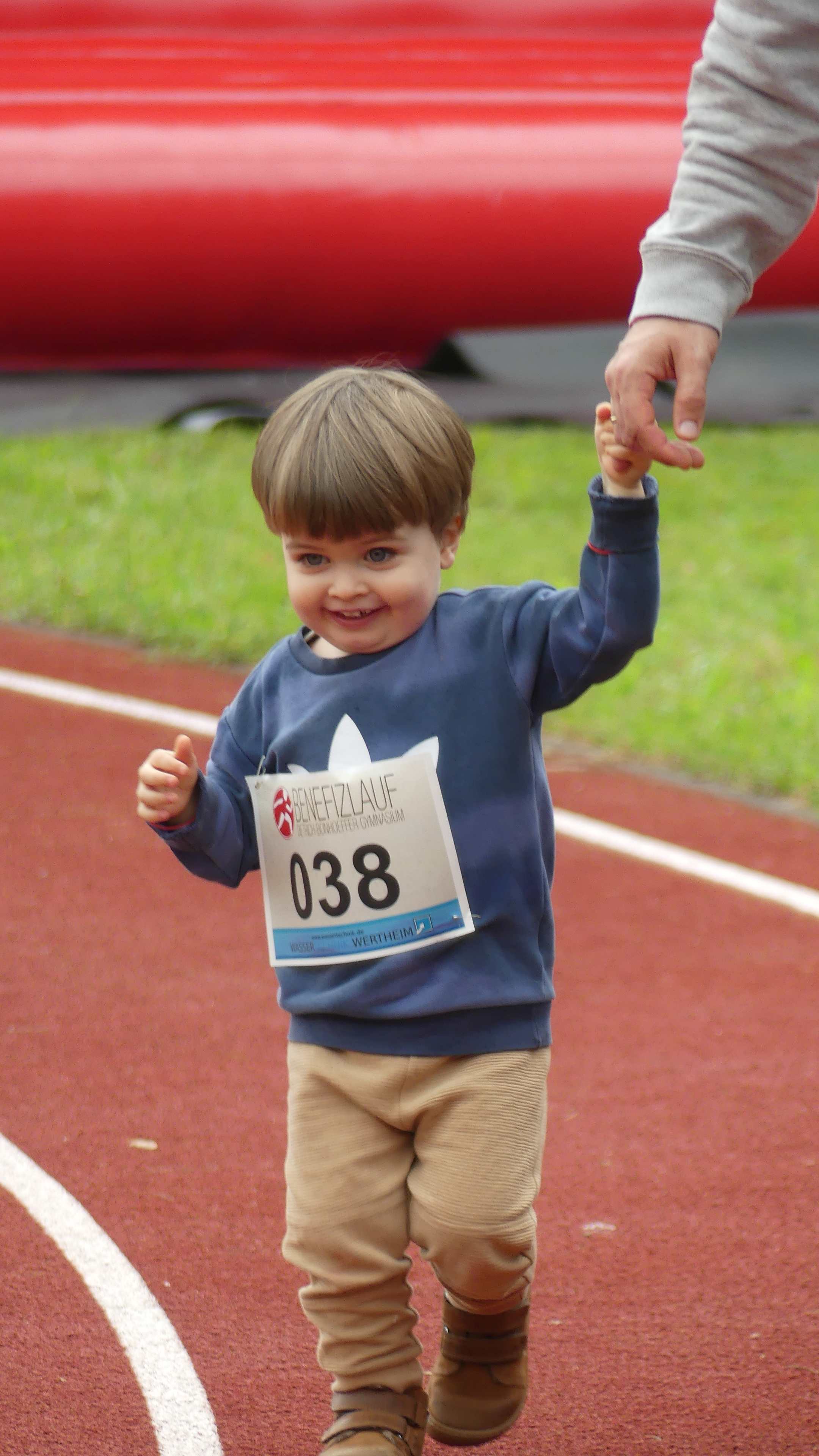 Bild vom 15. Benefizlauf im Jahr 2025. Dies ist das 165. Bild.